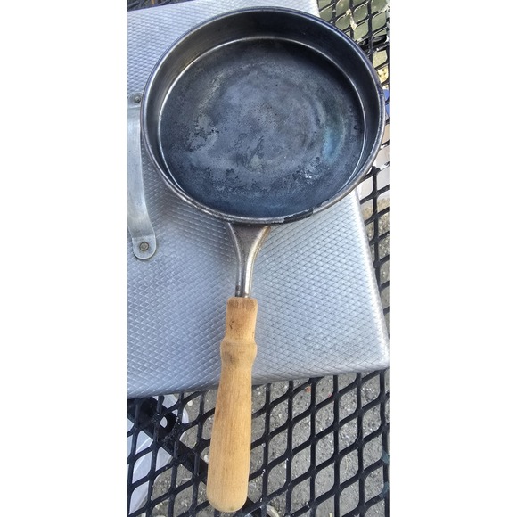 Vintage Little Chief Home  Electric Smoker With Racks Pan Wood Chips - Picture 12 of 16